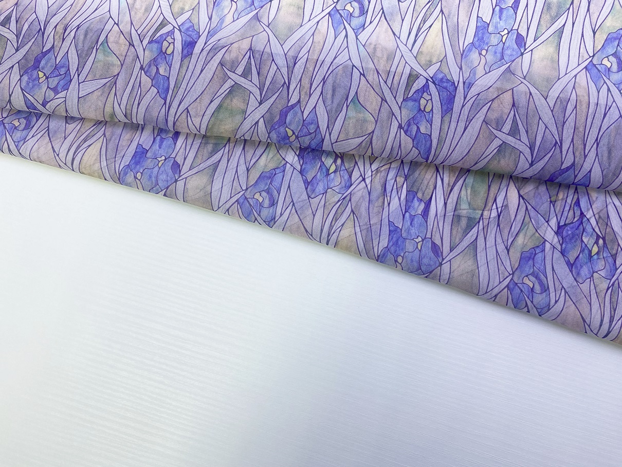 Ткань Шифон светло-серого цвета с принтом  голубые ирисы 24030 4