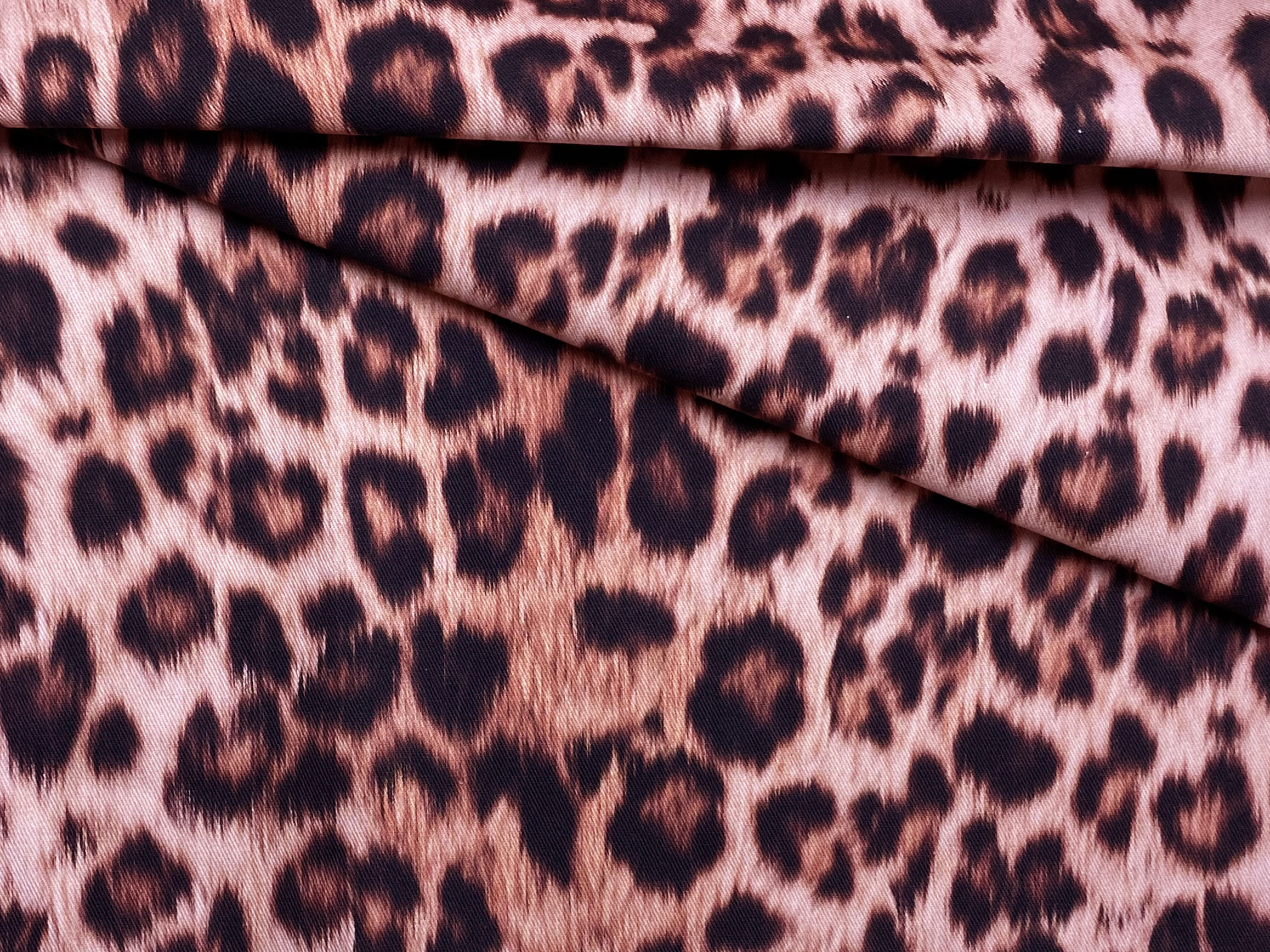 Ткань Джинса  розового цвета с принтом леопард 12627 1