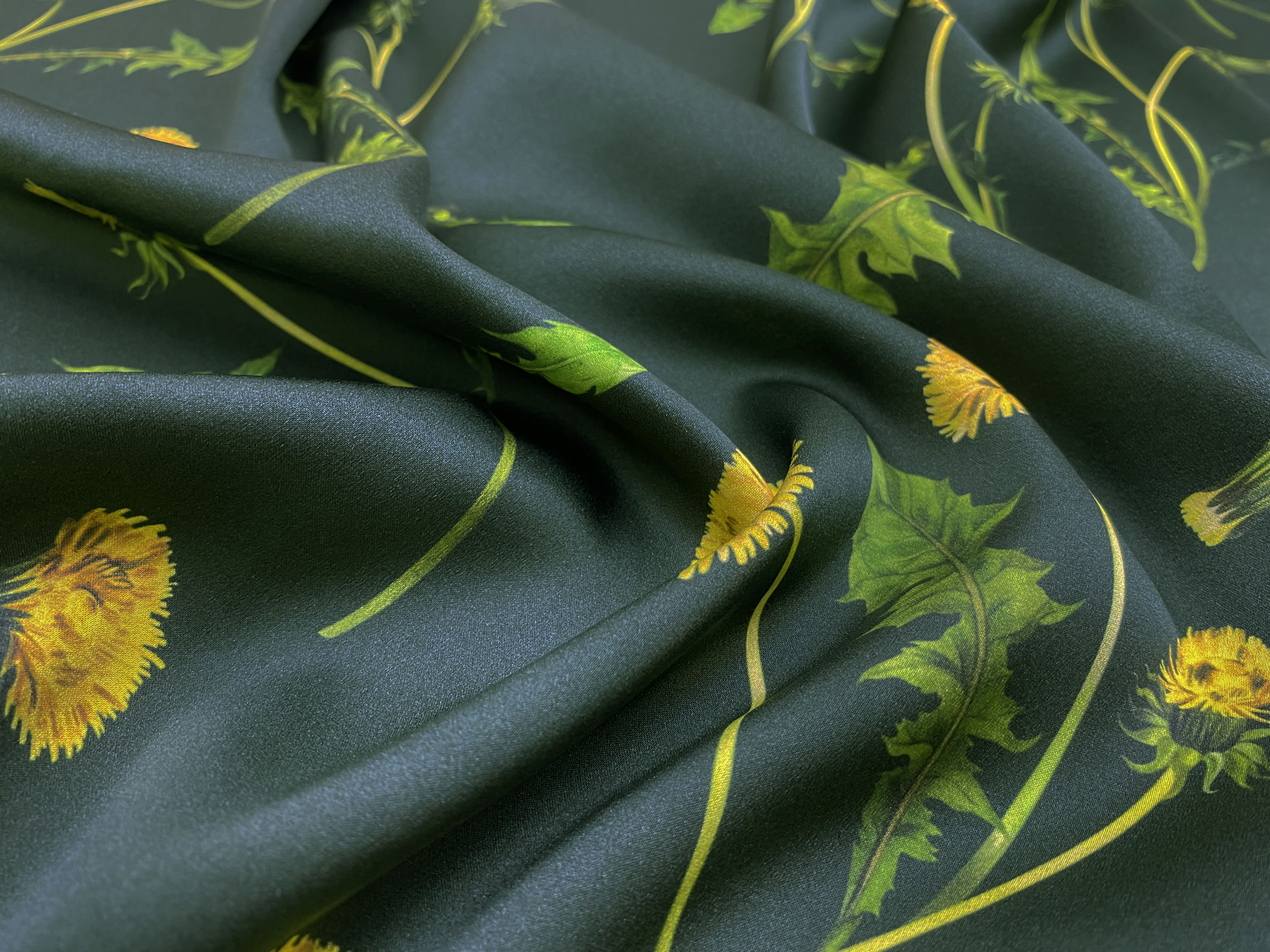 Ткань Атласный Шёлк зелёного цвета с принтом  жёлтые одуванчики  46438 3