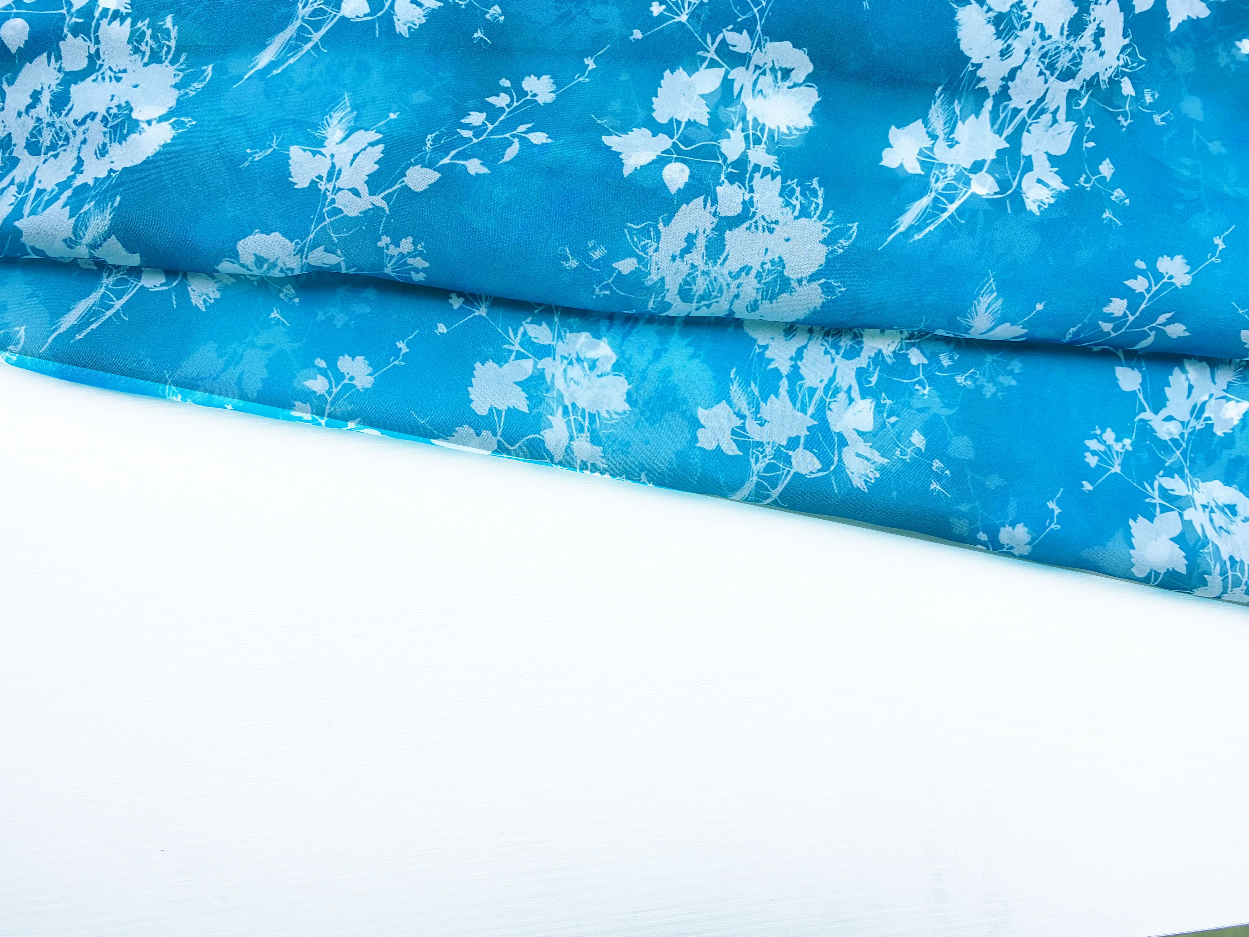 Ткань Шифон  бирюзового цвета с принтом  белые цветы 24084 4