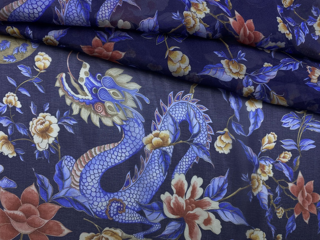 Ткань Шифон синего цвета с принтом  цветы и драконы 24088 1
