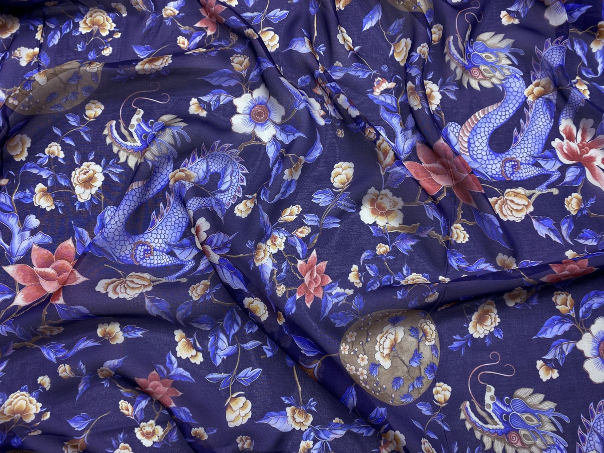 Ткань Шифон синего цвета с принтом  цветы и драконы 24088 3