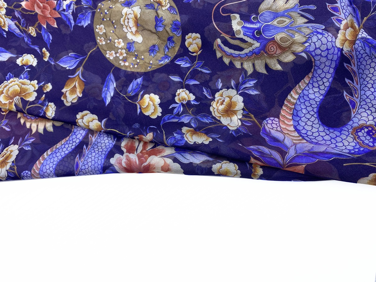 Ткань Шифон синего цвета с принтом  цветы и драконы 24088 4