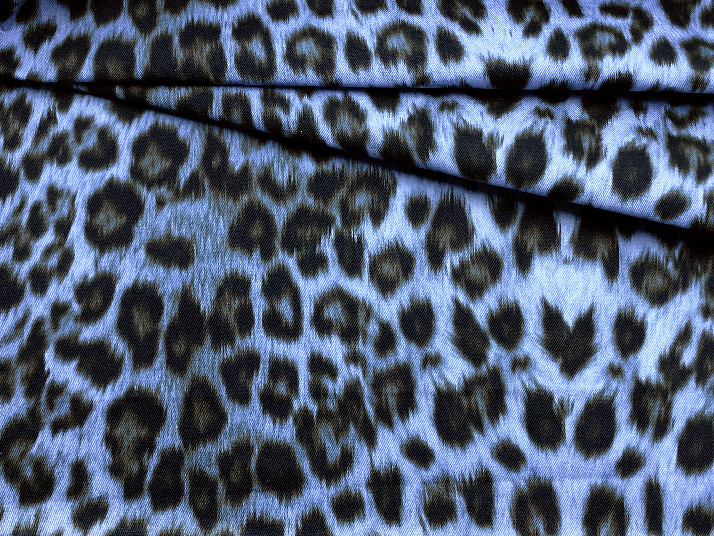 Ткань Джинса  голубого цвета с принтом  леопард 12626 1