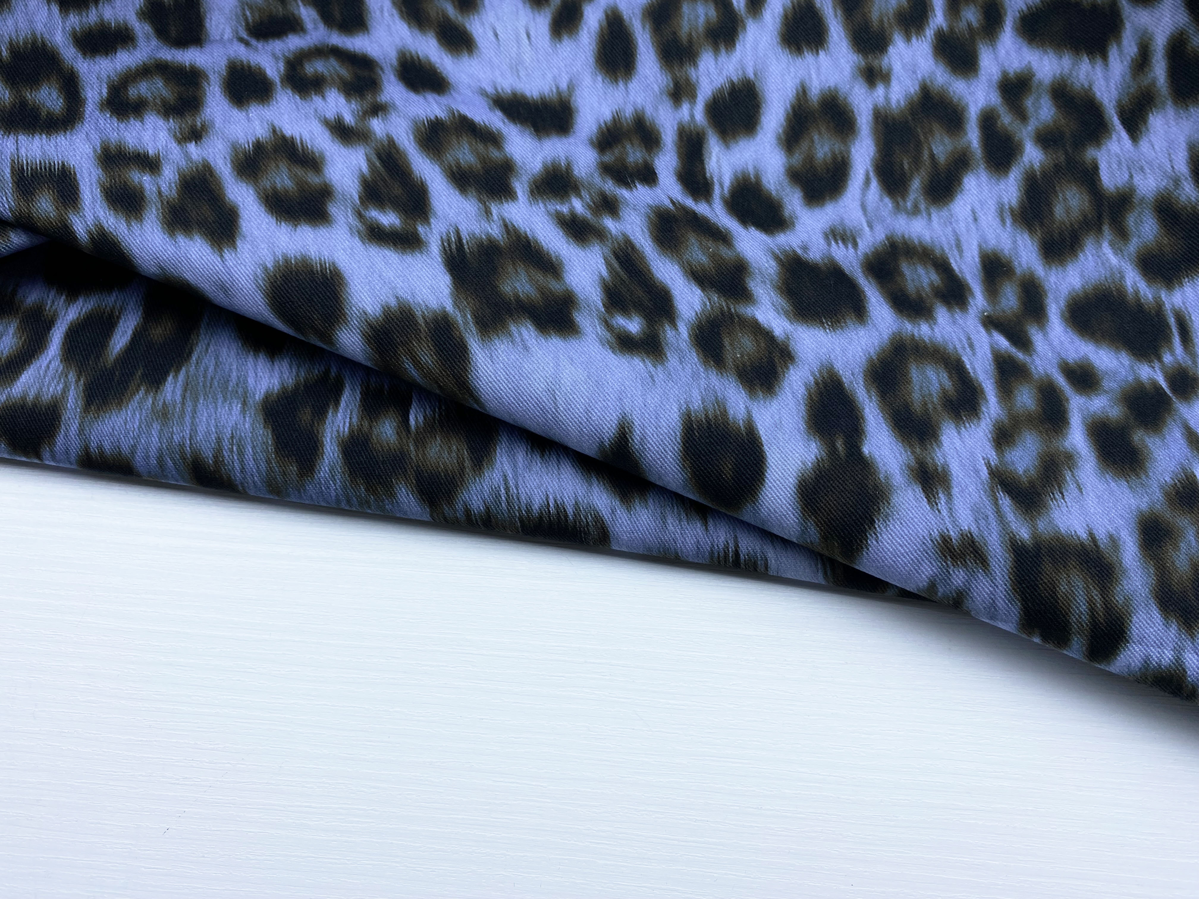 Ткань Джинса  голубого цвета с принтом  леопард 12626 4