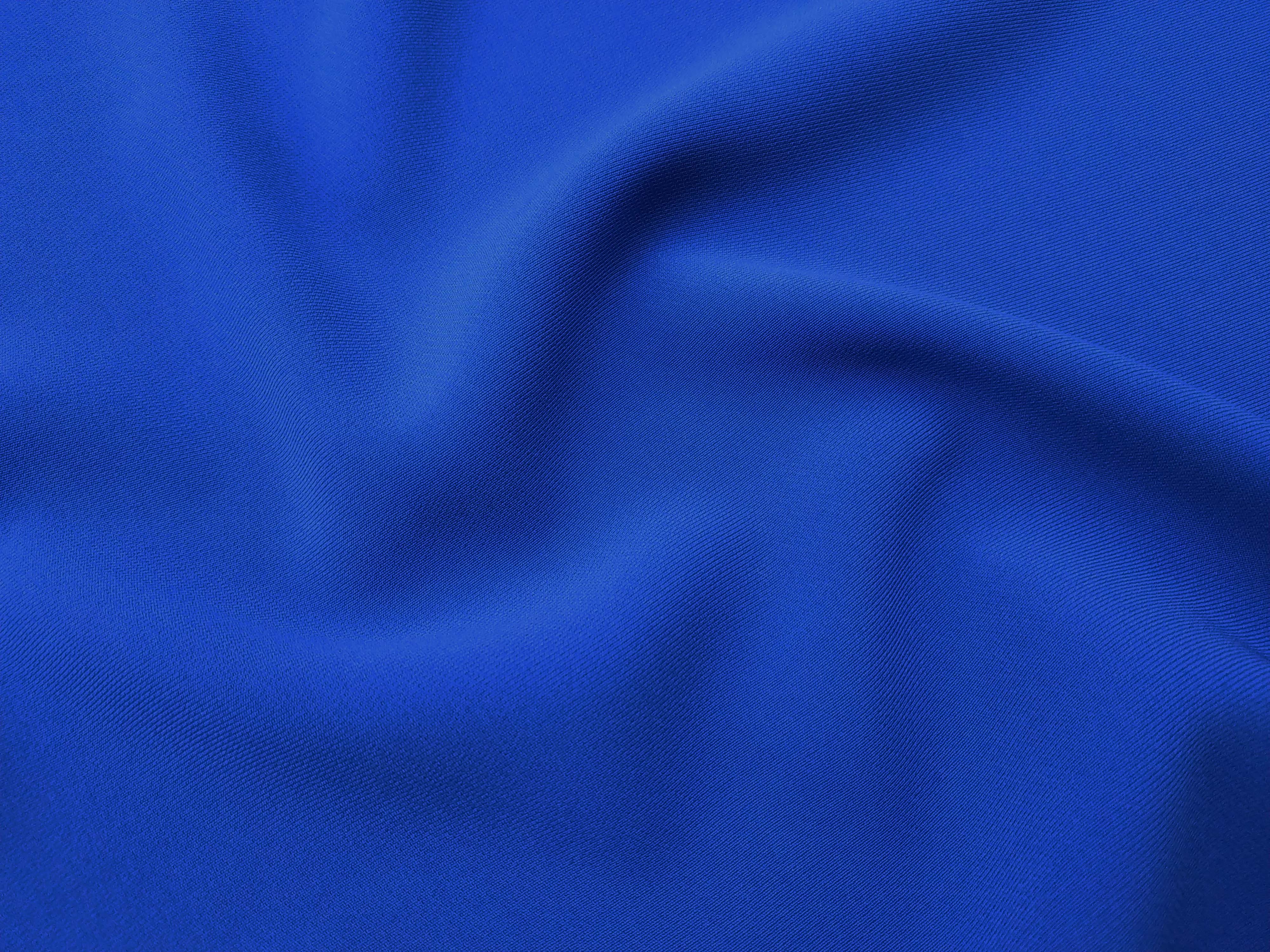Материя складка. Синий цвет ткани. Голубая ткань. Темно синяя ткань. Синяя атласная ткань.
