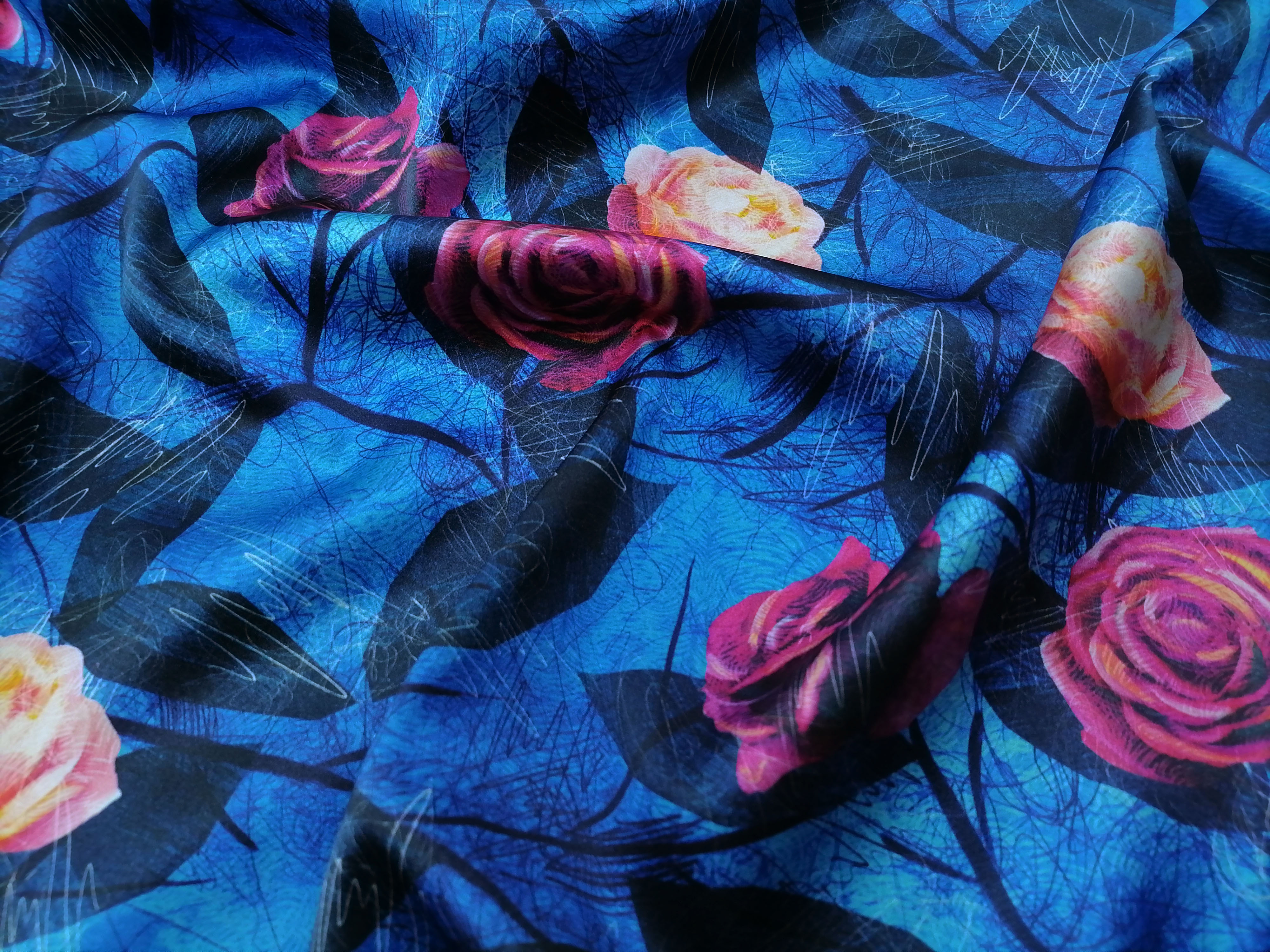 Ткань шелк синего цвета с розами 2