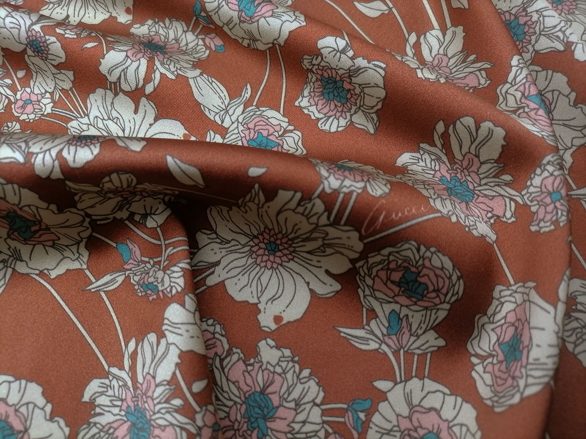 Ткань Шелк терракотовый с бежевыми цветами 2