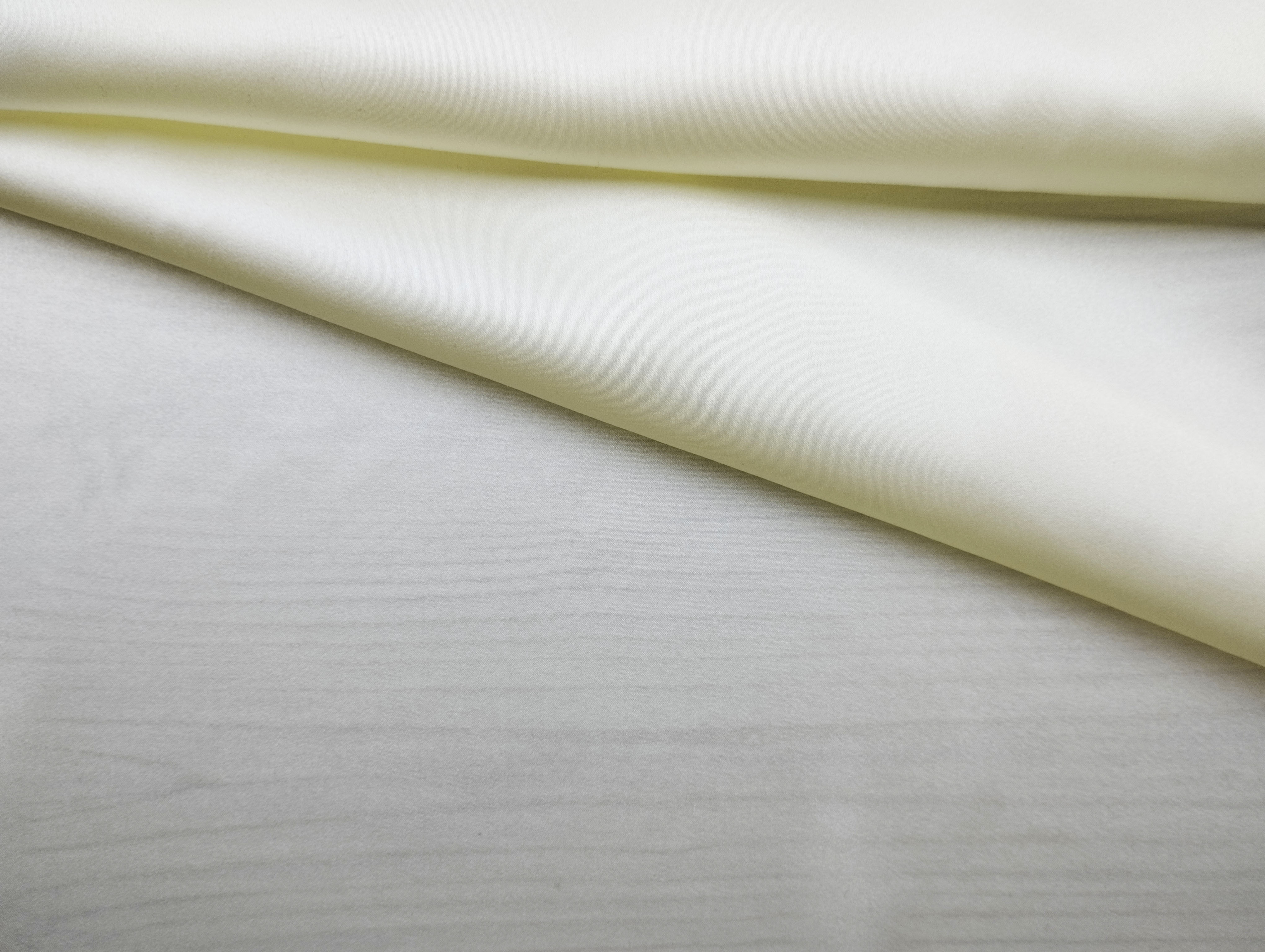 Ткань Атласный Шелк с эластаном  ванильный Италия  42759 1