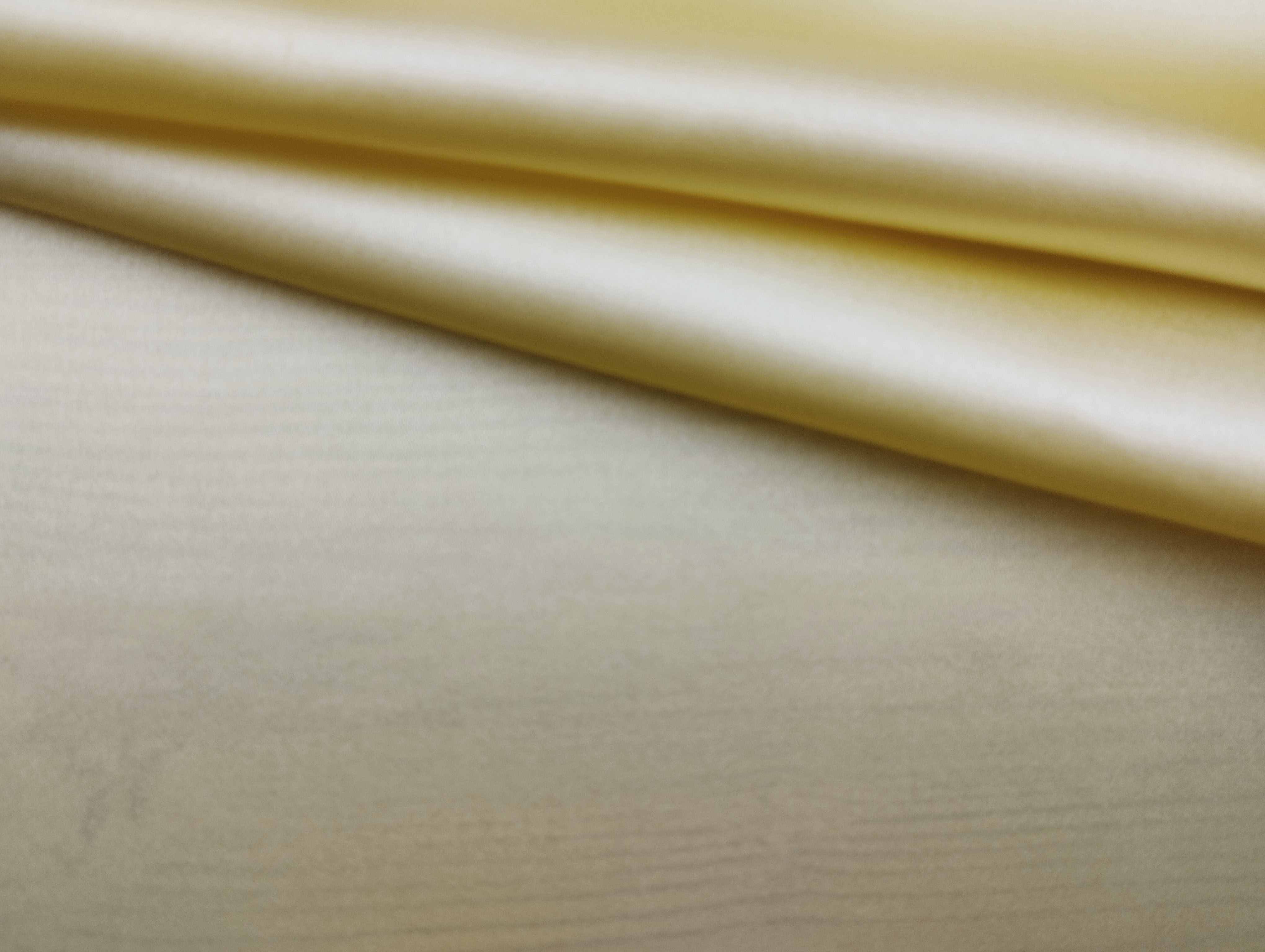 Ткань Атласный Шелк с эластаном  жёлтый светлый Италия 42861 1