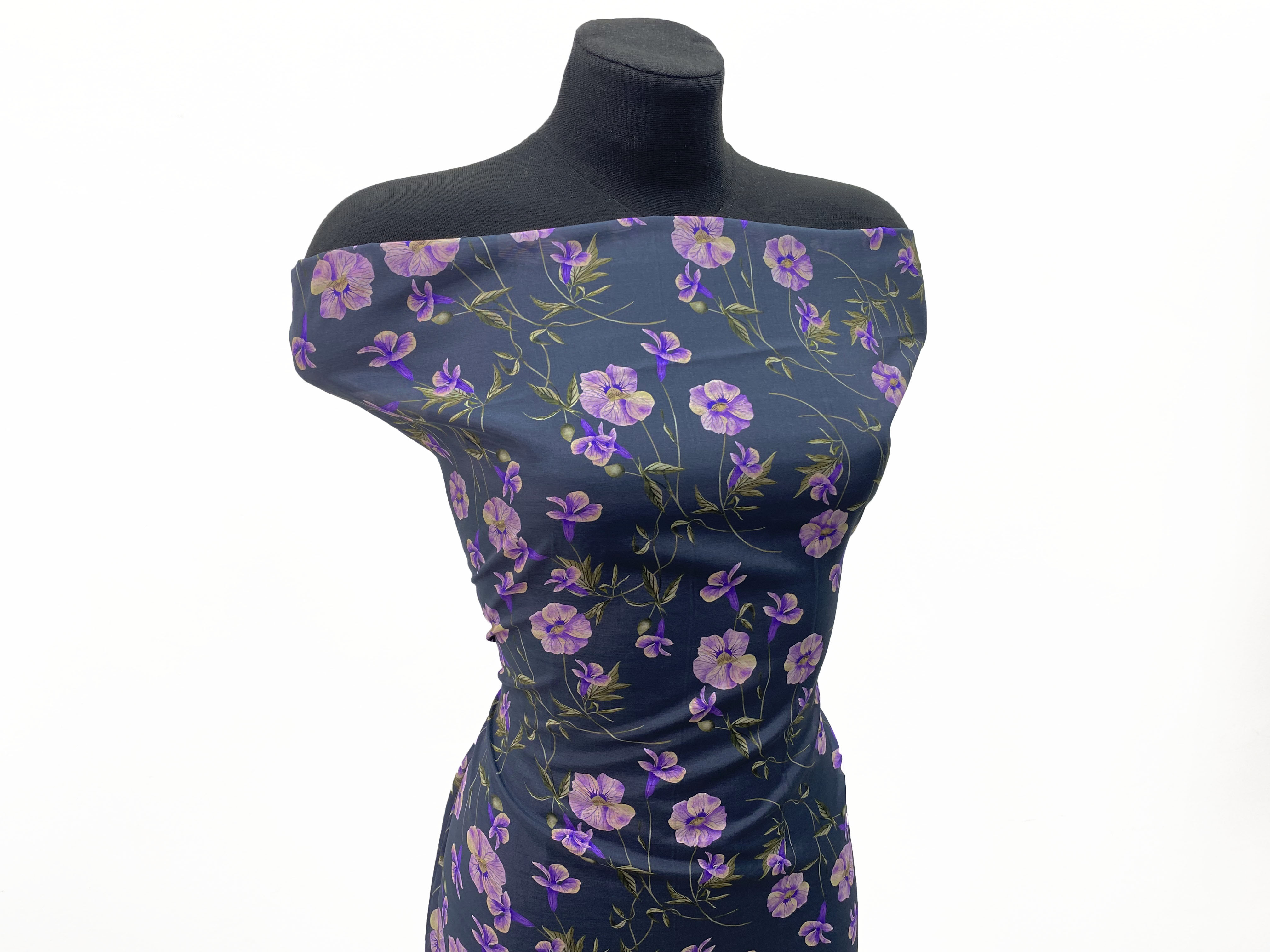 Ткань Муслин  серого цвета с принтом  фиолетовые цветы  16742 5